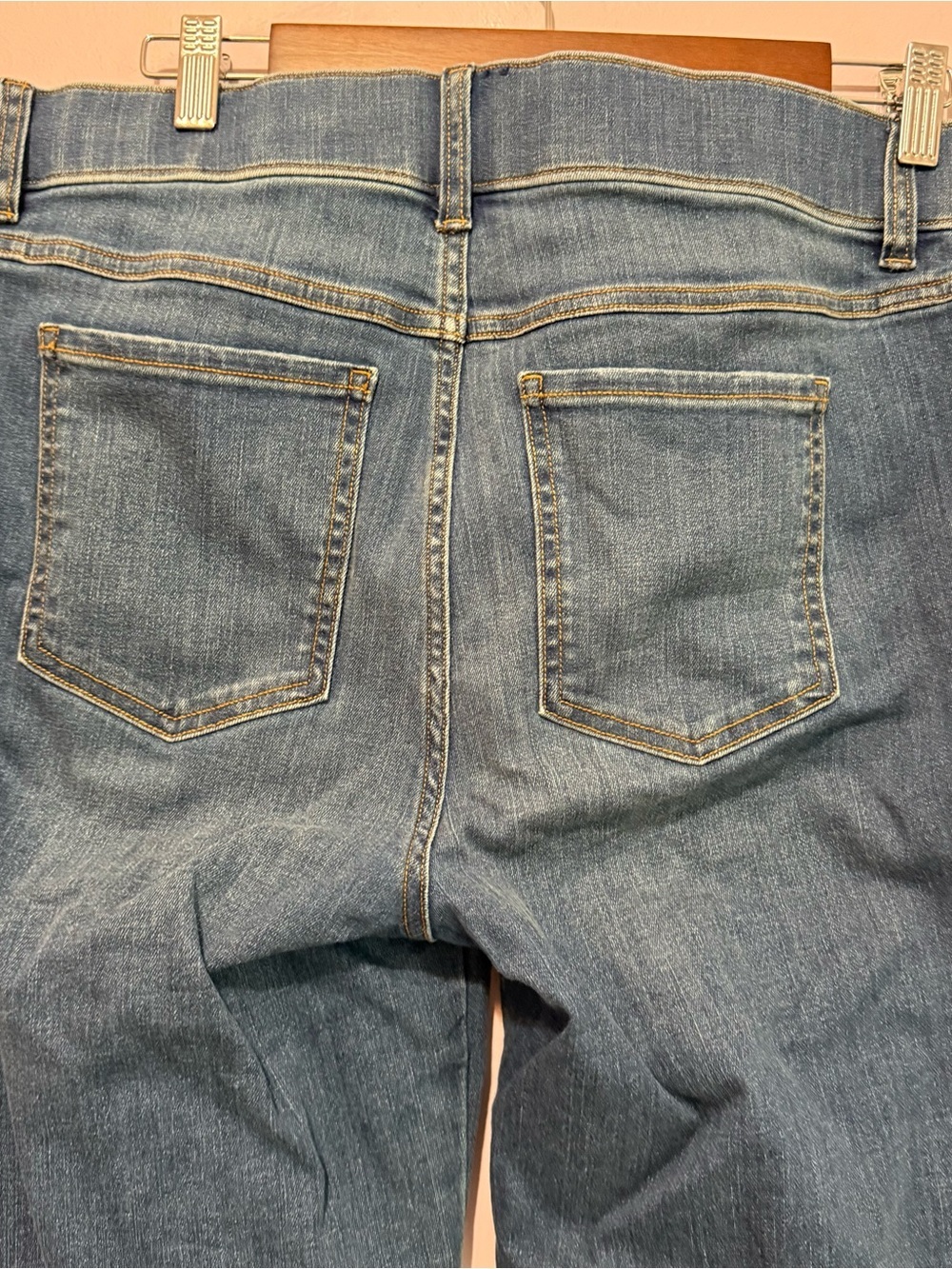 SPANX Pull On Stretch Flare Leg Jeans Medium Wash Size XL EUC 32 inseam - Picture 6 of 10